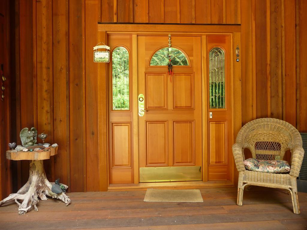 Davis Brook Retreat Bed and Breakfast Sechelt Eksteriør billede