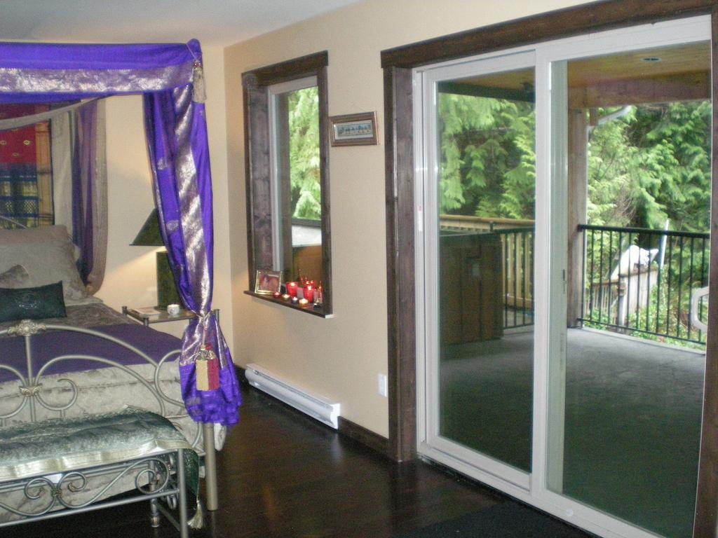 Davis Brook Retreat Bed and Breakfast Sechelt Værelse billede